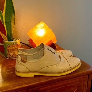 Pikolinos loafers in cream/off-white size 38 (7.5)